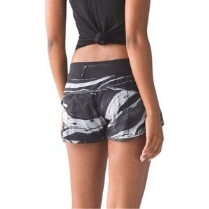 Lululemon Speed Short Marbled Mix Speed Short White Black Women's 6 Jog Walk Gym
